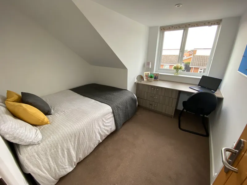 5 Bed Student House // Aug 2026 - Image 9